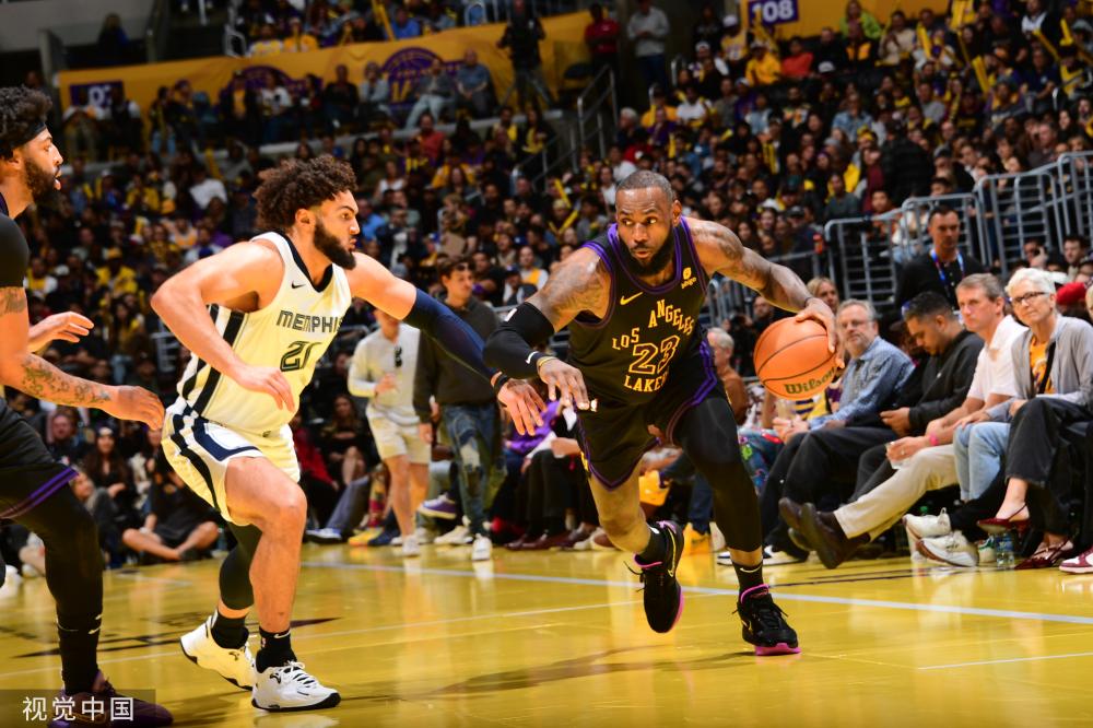 表现出色 表现出色