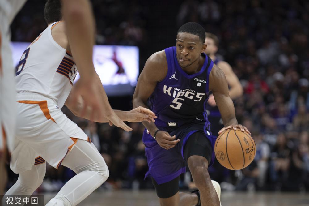 哥中场并未 哥中场并未