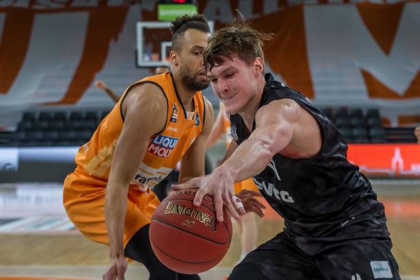 抛出橄榄枝 抛出橄榄枝